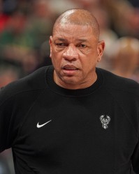 开云体育网址-雄鹿为何无法克服困境？里弗斯：实力不够强 也存在健康问题