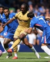 开云-电讯报谈埃泽在枪手位置：左边锋、偏左8号位或菱形中场的前腰